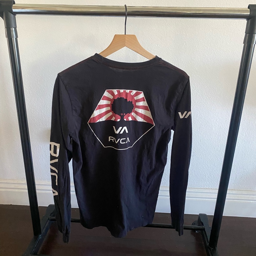 Small RVCA long sleeve tee